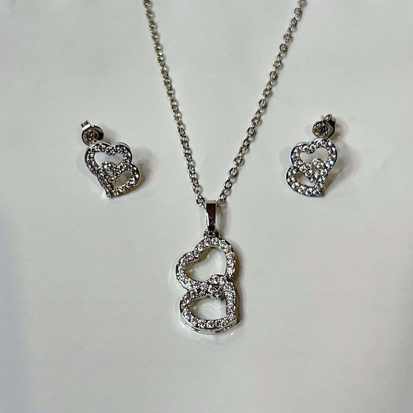 Zircon heart set